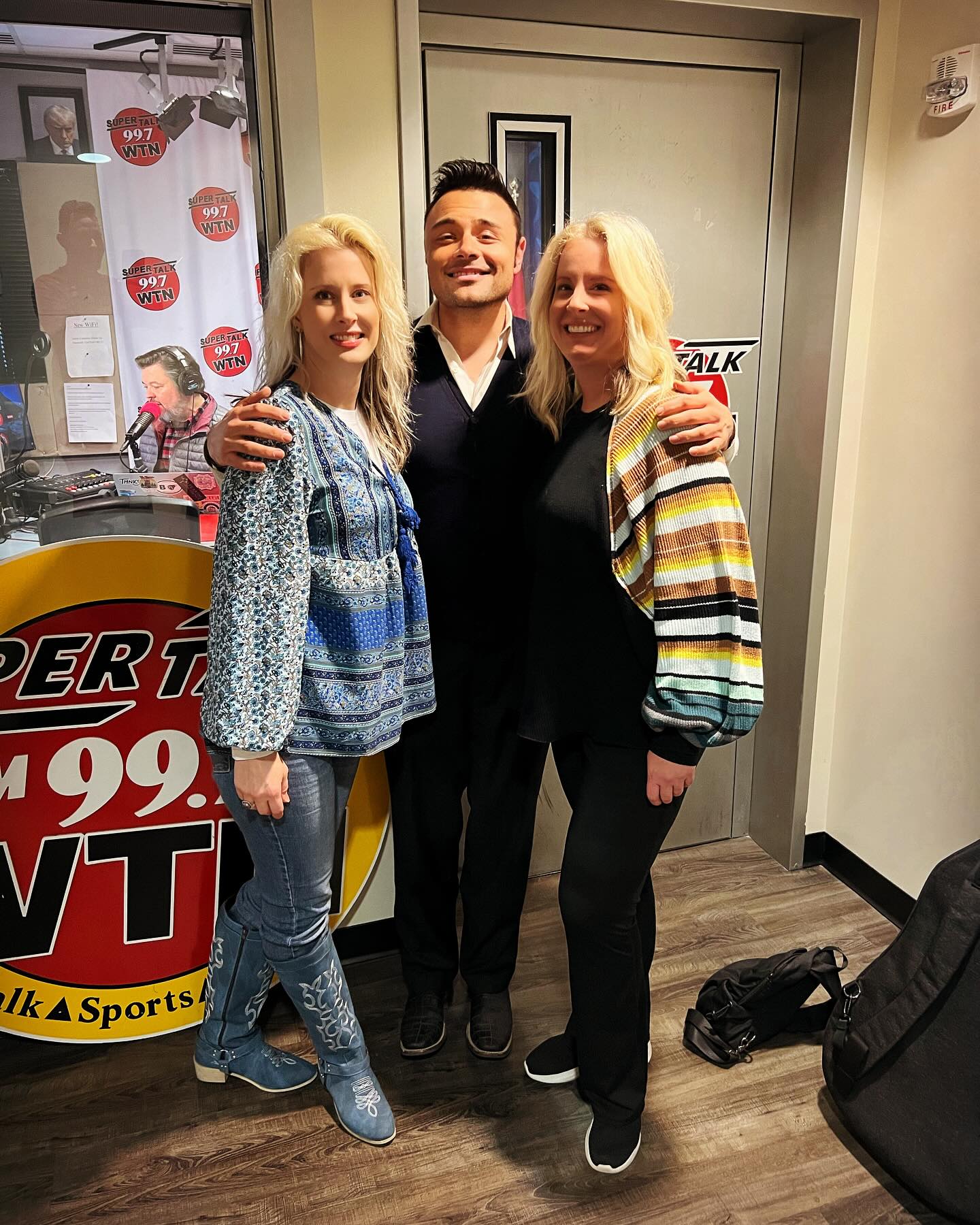 Jeff Womack with Heather and Jennifer Kinley